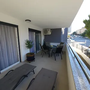 https://apartment-kiara-premantura.in-istria.net