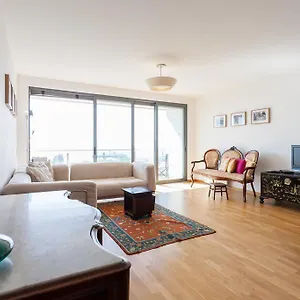https://feels-like-home-expo-flat-with-view.hotels-lisbon-portugal.com